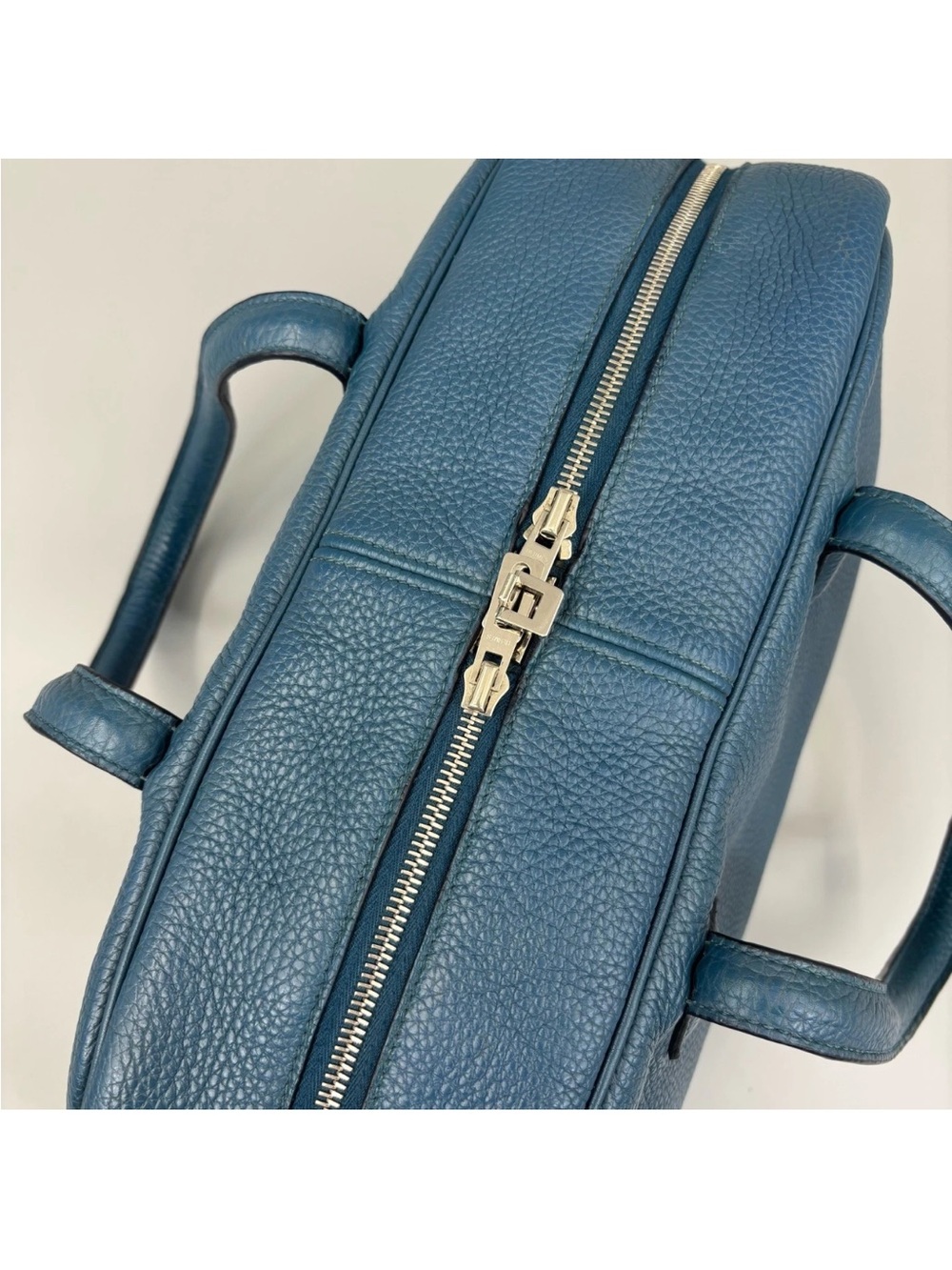 Hermes Victoria Bag - Picture 9 of 12